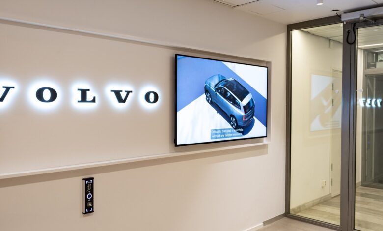 Volvo: Κλείνει ολόκληρο γραφείο με 450 εργαζομένους