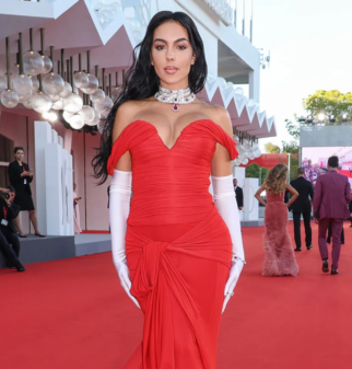 Georgina Rodriguez: Από υπάλληλος της Gucci, mega influencer και μέλλουσα σύζυγος του Cristiano Ronaldo Georgina Rodriguez: Από υπάλληλος της Gucci, mega influencer και μέλλουσα σύζυγος του Cristiano Ronaldo