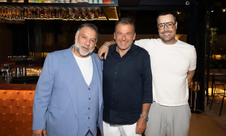 ΑΝΤ1: Το δείπνο των στελεχών και των παρουσιαστών – Ποιοι έδωσαν το «παρών» ΑΝΤ1: Το δείπνο των στελεχών και των παρουσιαστών – Ποιοι έδωσαν το «παρών»