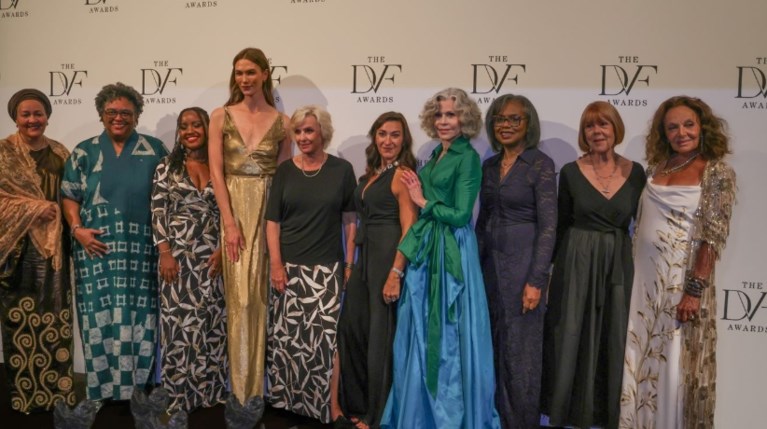 Όταν Diane von Furstenberg, Jane Fonda και Gisèle Pelicot ενώνουν τις… | Όταν Diane von Furstenberg, Jane Fonda και Gisèle Pelicot ενώνουν τις… |