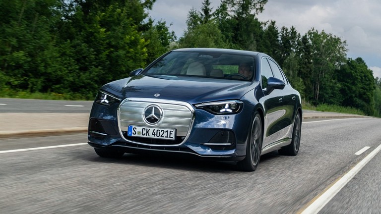 Η Mercedes-Benz εμπρός σε δύσκολες αποφάσεις Η Mercedes-Benz εμπρός σε δύσκολες αποφάσεις
