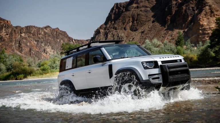 H Land Rover βάζει στον πάγο το ηλεκτρικό Defender H Land Rover βάζει στον πάγο το ηλεκτρικό Defender