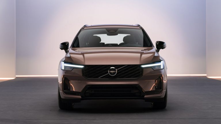 Πρώτη επαφή με το ανανεωμένο Volvo XC60 Πρώτη επαφή με το ανανεωμένο Volvo XC60
