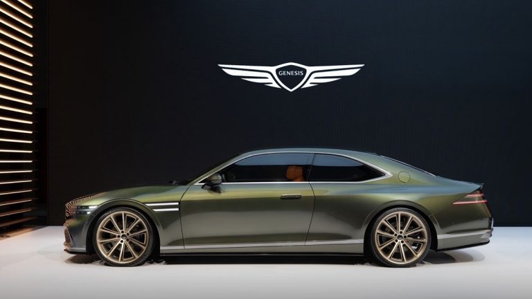 Η Genesis προετοιμάζει τα G90 Coupe και G90 Convertible
