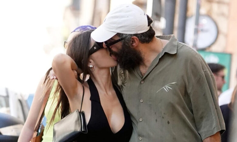 Emily Ratajkowski: Τα καυτά φιλιά με τον Romain Gavras στη Ρώμη