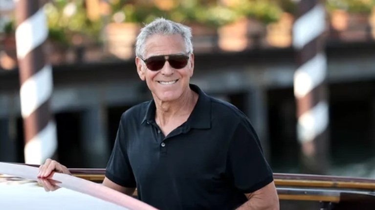 Η εξομολόγηση του George Clooney για την αδερφή του: “Κρατούσα το χέρι της… | Η εξομολόγηση του George Clooney για την αδερφή του: “Κρατούσα το χέρι της… |