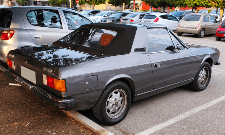 Μια σπάνια Lancia Beta Spider εμφανίστηκε στα Σπάτα
