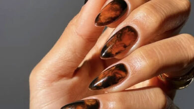 Caramel nails: Η νέα τάση στο μανικιούρ για το φθινόπωρο