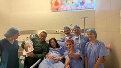 54χρονη Ελληνίδα γέννησε κοριτσάκι που ήταν επί 22 χρόνια στην κατάψυξη ως έμβρυο