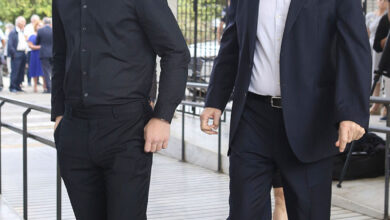 Αλεξία Κληρονόμου-Νίκος Παπανδρέου: Στην κηδεία της Μαργαρίτας Παπανδρέου με τα δύο τους παιδιά