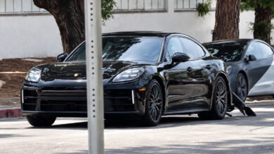 Porsche Panamera: Πάτησε γκάζι και κατέβηκε μόνη της από τον γερανό! [video]