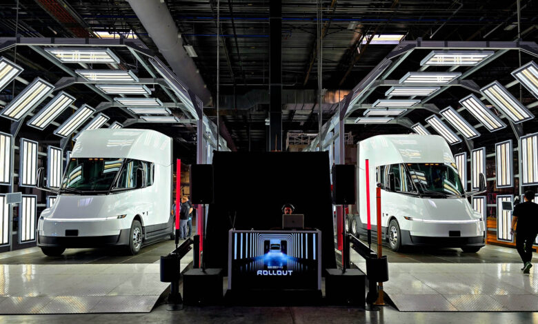 Tesla Semi: Σε μαζική παραγωγή, 9 χρόνια μετά την παρουσίαση