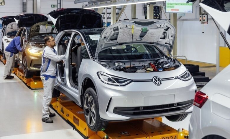 Volkswagen: Πράσινο φως για 100.000 λιγότερες θέσεις – Τέσσερα εργοστάσια στον αέρα Volkswagen: Πράσινο φως για 100.000 λιγότερες θέσεις – Τέσσερα εργοστάσια στον αέρα