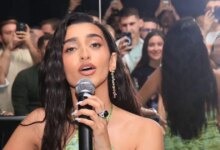 Η Αναστασία τραγούδησε στο Σύνταγμα και αποθεώθηκε από τον κόσμο