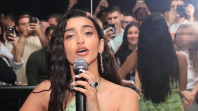Η Αναστασία τραγούδησε στο Σύνταγμα και αποθεώθηκε από τον κόσμο