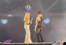 Η Άννα Βίσση και η Orianthi ξεσήκωσαν το ΟΑΚΑ: «Είμαι πολύ χαρούμενη που είναι μαζί μας γιατί είναι γυναίκα και ροκού»