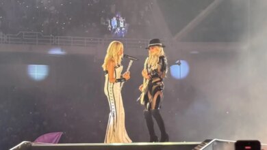 Η Άννα Βίσση και η Orianthi ξεσήκωσαν το ΟΑΚΑ: «Είμαι πολύ χαρούμενη που είναι μαζί μας γιατί είναι γυναίκα και ροκού»