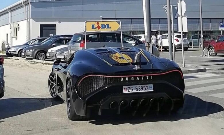 Μα στα Lidl; Ferrari Purosangue πήγε στα Lidl της Κέρκυρας