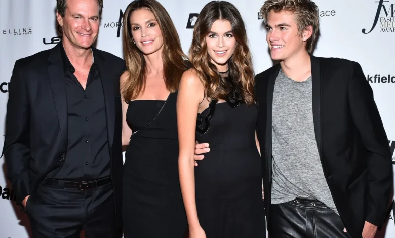 Πέθανε ο 27χρονος γιος της Cindy Crawford