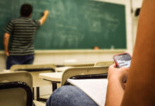 Πώς να παρακινήσεις το έφηβο παιδί σου να ασχοληθεί με τη μάθηση
