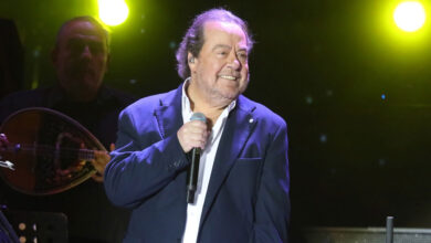 Όταν ο Γιάννης Πάριος συγκίνησε τη Θεσσαλονίκη: Η άγνωστη ιστορία πίσω από την επιτυχία που έγραψε για τον Μαζωνάκη
