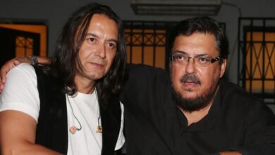 Ο Γιάννης Κότσιρας συγκινεί για τα 7 χρόνια από τον θάνατο του Λαυρέντη Μαχαιρίτσα: «Σε έχω πάντα και παντού μαζί μου»