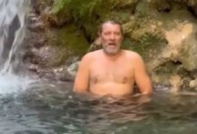 Ο Γιάννης Στάνκογλου έκανε μπάνιο στη Μαύρη Σπηλιά Ευρυτανίας