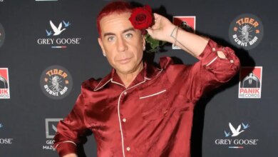 Γιώργος Μαζωνάκης: Το άλμπουμ της ζωής ενός μεγάλου σταρ που έφυγε νωρίς, μέσα από τα μάτια του