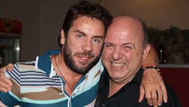 Νίκος Μουρατίδης για Γιώργο Μαζωνάκη: «Του έδινα ξυλιές στο χέρι για να μην τραβάει το μικρόφωνο όταν τραγουδούσε»