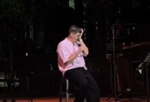 Ο Good Job Nicky ξέσπασε σε δάκρυα για τον Γιώργο Μαζωνάκη επί σκηνής: «Μας έδειξε τι σημαίνει ελεύθερος άνθρωπος»