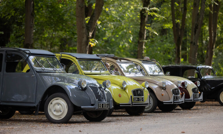 Citroën Classic Tour: Τα εμβληματικά μοντέλα της Citroën παρέλασαν στο Παρίσι Citroën Classic Tour: Τα εμβληματικά μοντέλα της Citroën παρέλασαν στο Παρίσι