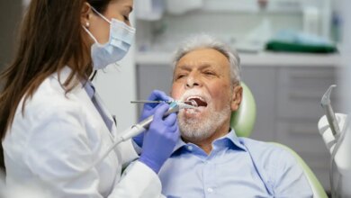 Άνοια και στοματική υγεία: Πως συνδέεται το στόμα με τον εγκέφαλο
