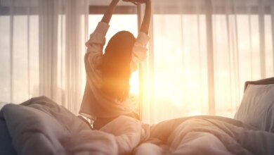 Πρωινό «πιάσιμο» και ο ρόλος της περιτονίας: Πώς ρυθμίζει την ευλυγισία του σώματος και τον πόνο
