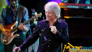 Ο Jon Bon Jovi διαβεβαιώνει τους θαυμαστές του ότι θα συνεχίσει τις εμφανίσεις για «πολλά, πολλά χρόνια ακόμα»