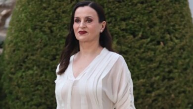 Καρυοφυλλιά Καραμπέτη: «Για κάθε γυναίκα που βιάζεται, κακοποιείται ή δολοφονείται είναι σαν υφίσταμαι το ίδιο κι εγώ»
