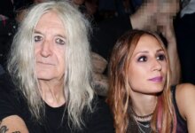 Νίκος Καρβέλας: Η Έλενα Φερεντίνου του ευχήθηκε «χρόνια πολλά» με 6 λέξεις στα φετινά του γενέθλια