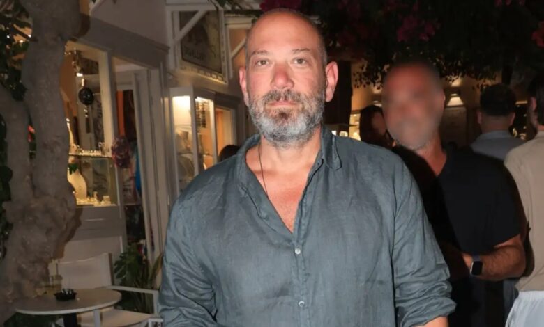 Γιώργος Λάγιος: Τα νυχτοπερπατήματα του γνωστού σεξολόγου στη Μύκονο Γιώργος Λάγιος: Τα νυχτοπερπατήματα του γνωστού σεξολόγου στη Μύκονο