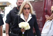 Συντετριμμένη η Μαριάννα Λάτση στο τελευταίο «αντίο» στον Γιώργο Μαζωνάκη – Τα λόγια που είπε