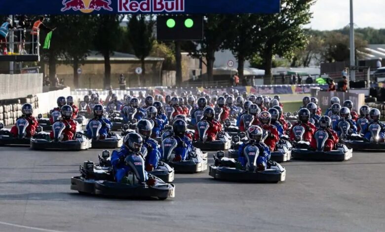 Max Verstappen: Πέρασε 100 καρτ σε μόλις 35 λεπτά [video]