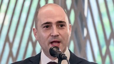 Ο Κωνσταντίνος Μπογδάνος για τον θάνατο του πατέρα του: «Έφυγε από τη ζωή μια ημέρα πριν από την πρεμιέρα μας»