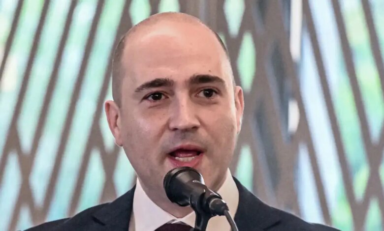 Ο Κωνσταντίνος Μπογδάνος για τον θάνατο του πατέρα του: «Έφυγε από τη ζωή μια ημέρα πριν από την πρεμιέρα μας»