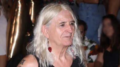 Νίκος Καρβέλας: «Δεν νομίζω ότι υπάρχει Έλληνας που θα με θεωρούσε προσωποποίηση της παρακμής, είμαι ακμή»