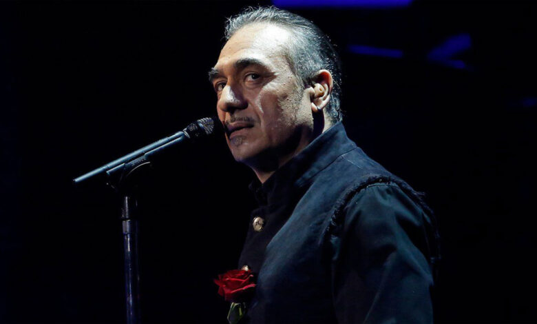 Νότης Σφακιανάκης: Επανεμφάνιση-έκπληξη του τραγουδιστή μετά από χρόνια! Νότης Σφακιανάκης: Επανεμφάνιση-έκπληξη του τραγουδιστή μετά από χρόνια!
