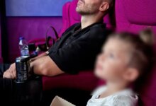 Η Ιωάννα Τούνη φωτογράφισε τον σύντροφό της με τον γιο της σε βραδινή τους έξοδο στο σινεμά