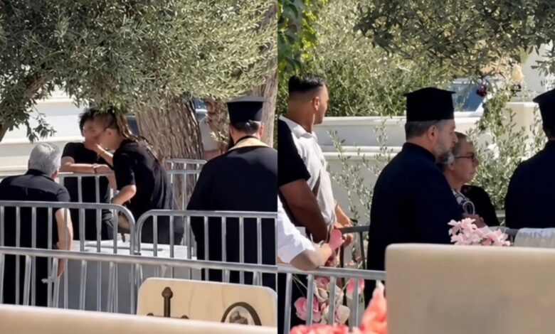 Γιώργος Μαζωνάκης: Συντετριμμένες η αδερφή του, Βάσω και η μητέρα του στο τρισάγιο του τραγουδιστή
