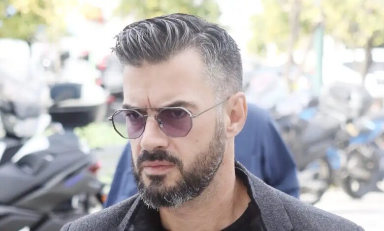 Γιάννης Τσιμιτσέλης: Η μητέρα μου με μεγάλωσε σε δύσκολες συνθήκες με πολύ πόνο και αίμα, είναι ηρωίδα