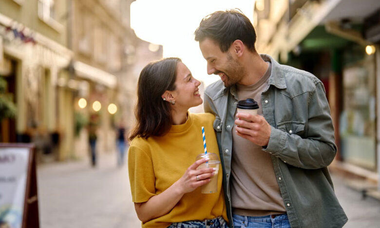 Πώς να ξαναμπείς στο dating μετά από μια αποχή;
