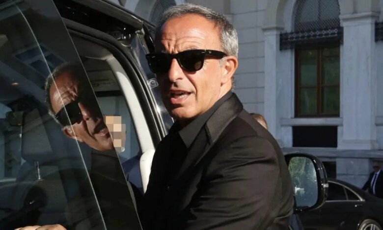 Νίκος Αλιάγας: «Η ωραιότερη φωτογραφία και η πιο σκληρή που έχω βγάλει στη ζωή μου ήταν την ώρα της κηδείας του πατέρα μου»