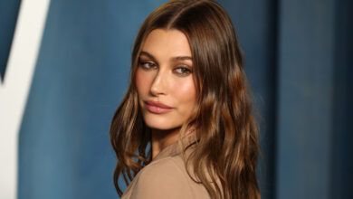 Hailey Bieber: Υιοθέτησε το σκούρο chocolate brunette στα μαλλιά Hailey Bieber: Υιοθέτησε το σκούρο chocolate brunette στα μαλλιά