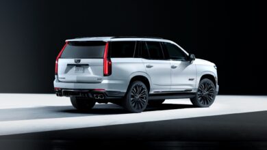 Cadillac Escalade-V: 125 χρόνια, 691 ίπποι και μια τιμή που ζαλίζει Cadillac Escalade-V: 125 χρόνια, 691 ίπποι και μια τιμή που ζαλίζει